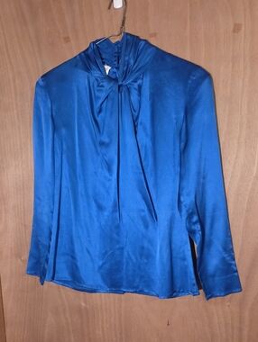 Vintage 80s Silk HighNeck With A Twist  Blouse in Royal Blue